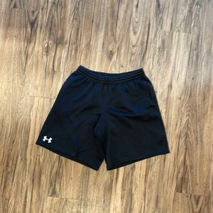 Mens Small Under Armor shorts. Has pockets. No underwear liner